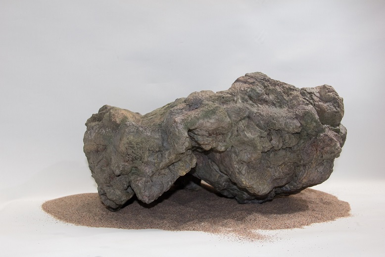 River Stone Q 53x48x23cm